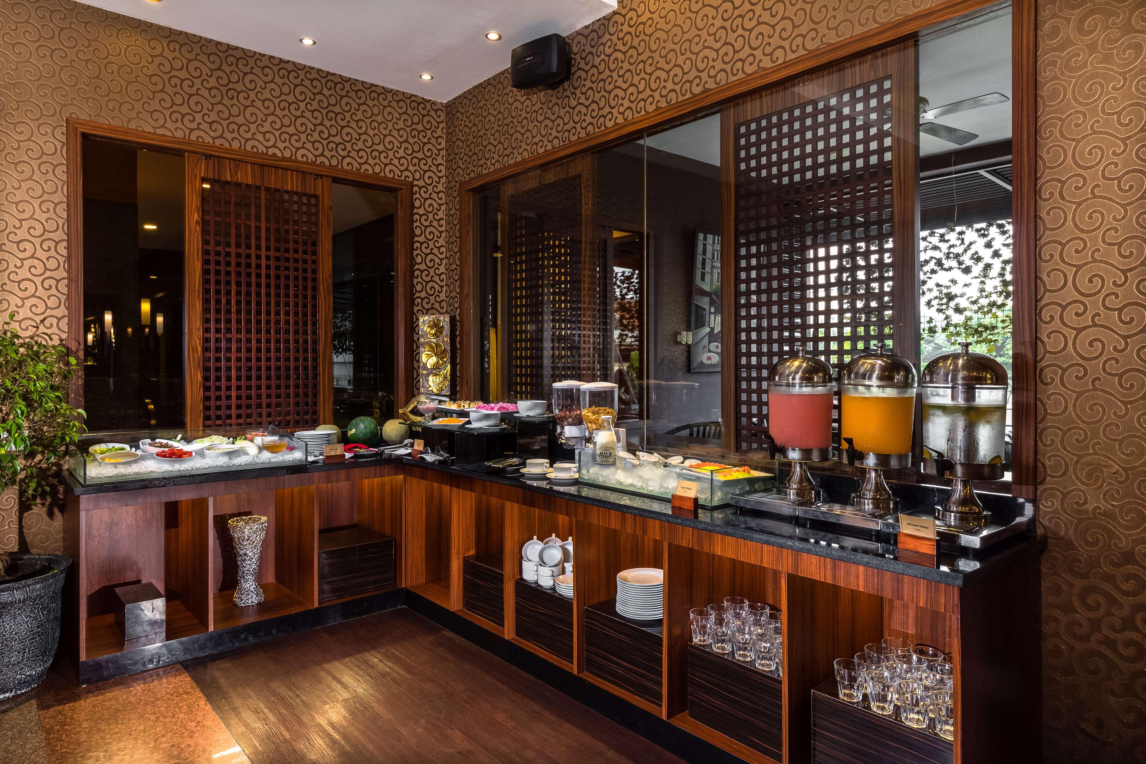 Best Western Senayan Джакарта Экстерьер фото