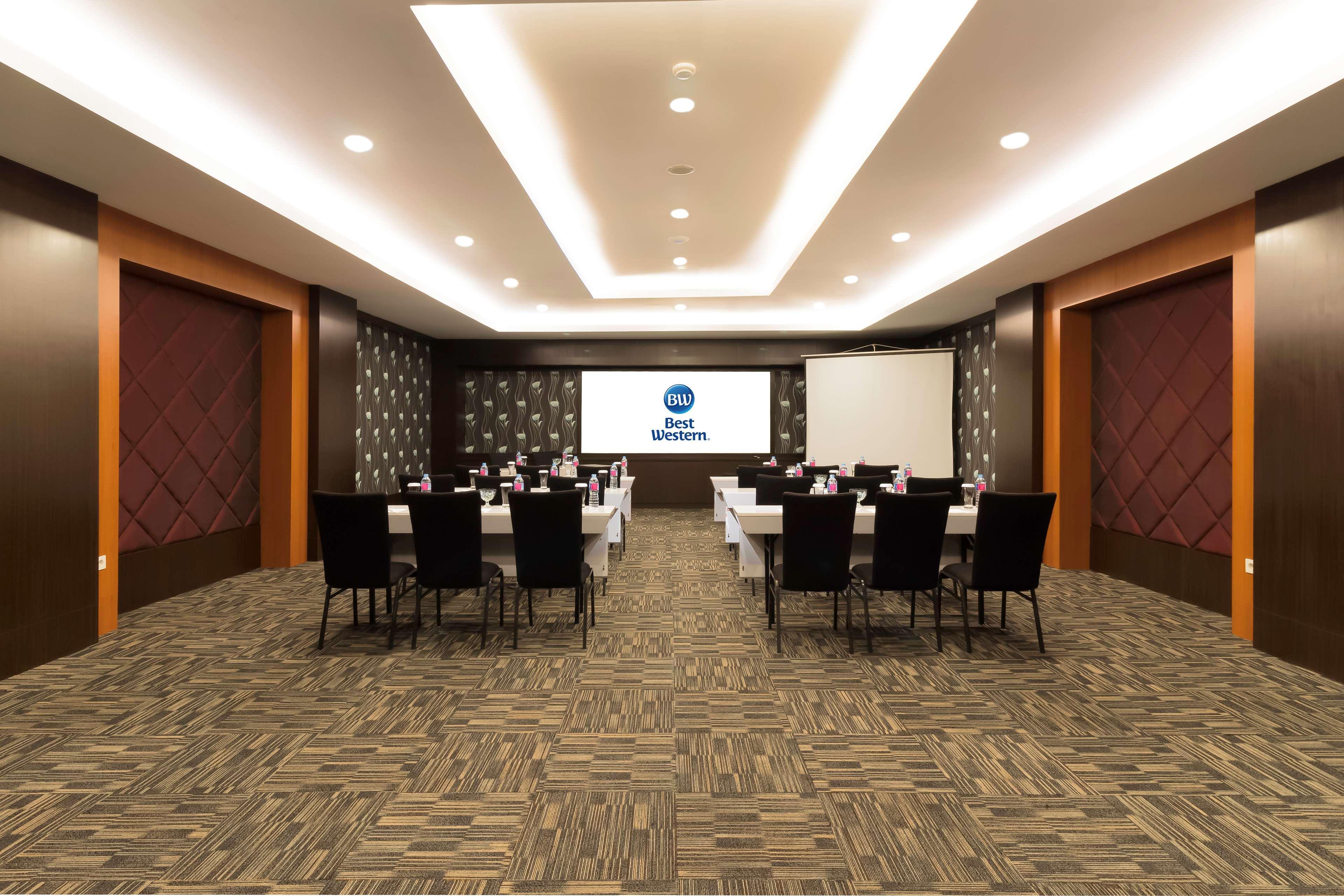 Best Western Senayan Джакарта Экстерьер фото