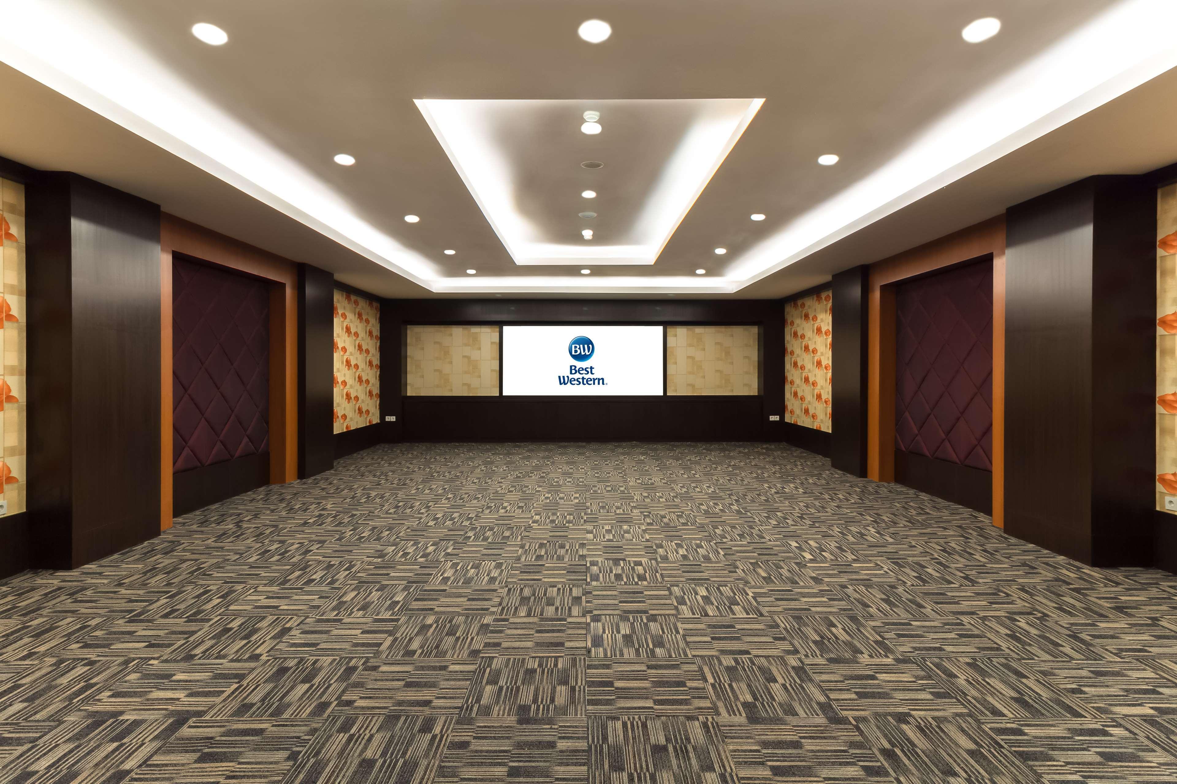Best Western Senayan Джакарта Экстерьер фото